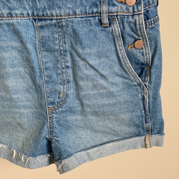 BDG Womens Light Blue Denim Overall Shorts size Medium - Picture 3 of 10
